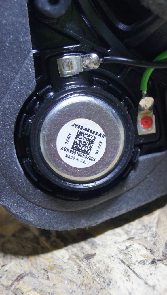 фото №5, Aston martin db11 динамики дверь 800100b06404