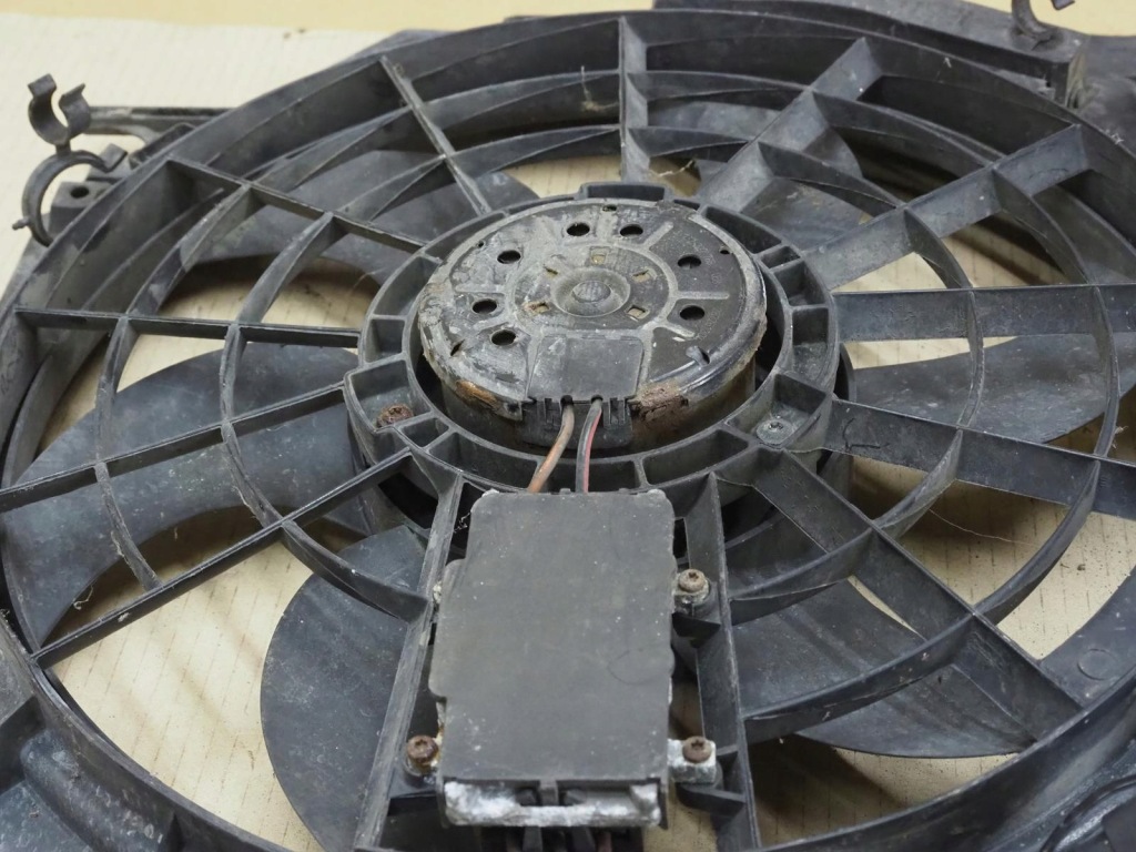 Bmw 3 e46 2.0 d вентилятор модуль радиатора 6904768 с Разборки