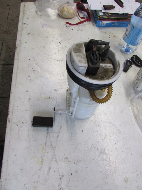 фото №1, Skoda оригінальний номер 1j0.919.051h корпус, насос паливна żyroskopowa