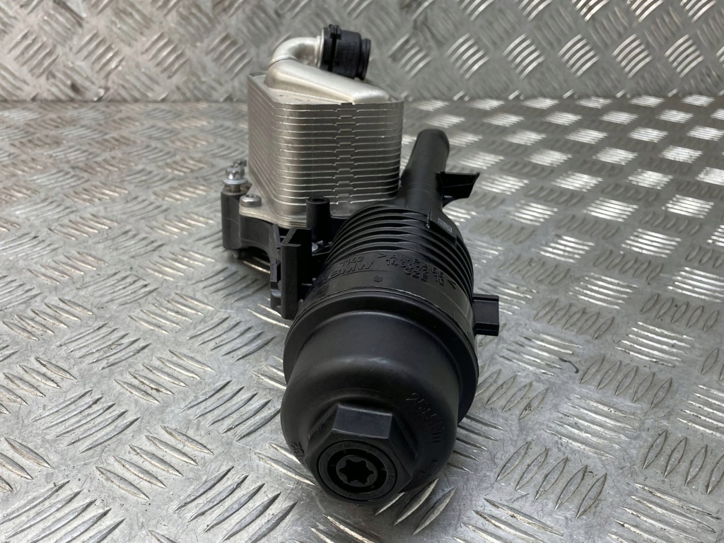 фото №9, Bmw оригинальный номер 8649177 1' f40 корпус фильтра масла радиатор