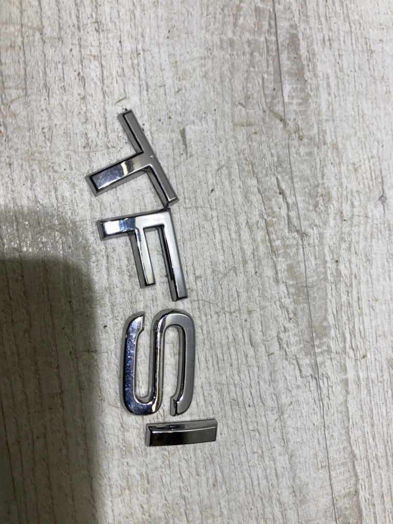 фото №1, Эмблема крышки tfsi audi a3 8v 17r