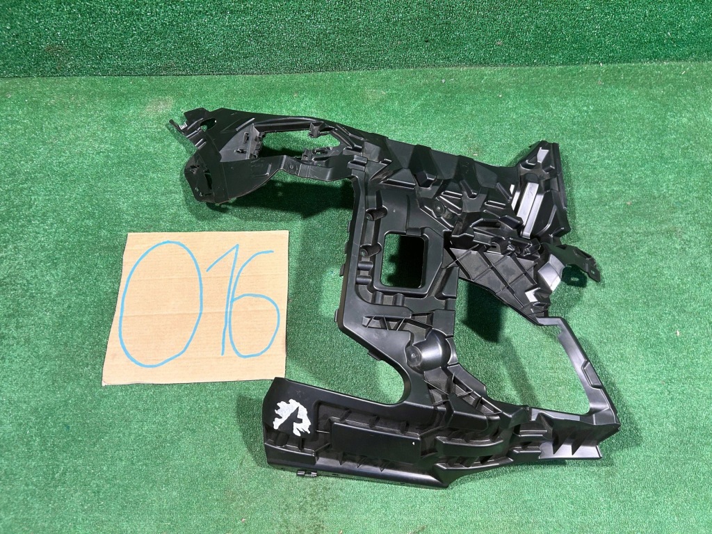 Bmw x5 g05 рестайлинг  lci m набор кронштейн направляющая бампера правый перед 8085628 Оригинал