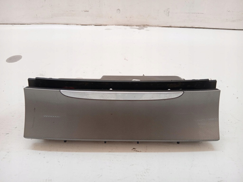 фото №1, Попільничка перед vw passat b6