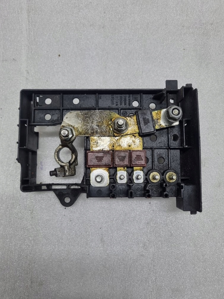 фото №1, Opel astra j корпус клеми 365927271