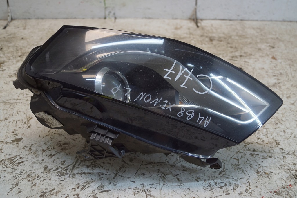 фото №8, Audi a4 b8 ксенон лампа ліва перед uk