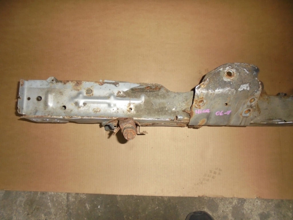 фото №4, Toyota hiace лонжерон права