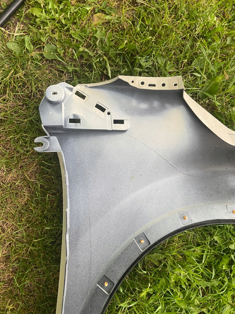 Купити Renault captur 13-17 крило ліве перед lak. d16 оригінал, гарний, комплектний