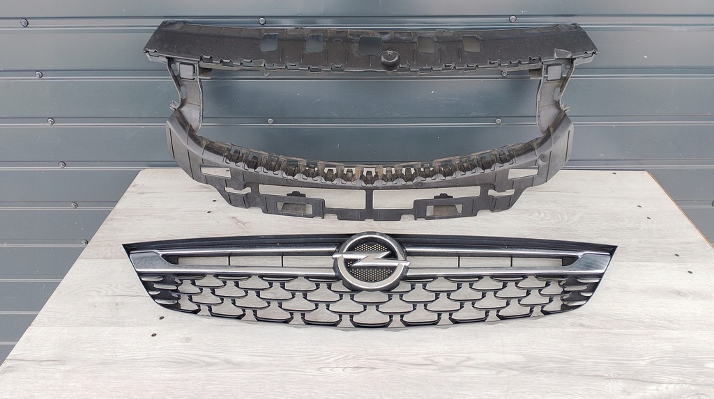 фото №1, Opel astra v k решётка радиатора решётка радиатора радиатора каркас хороший
