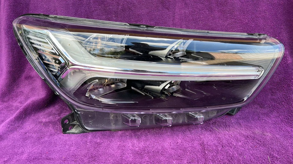 фото №1, Лампа volvo xc40 full led 31446785 mid led правая europa
