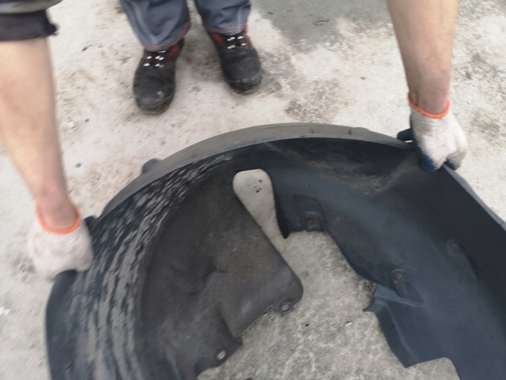 фото №1, Підкрилок правий задня audi a8 d2 4d0810172a