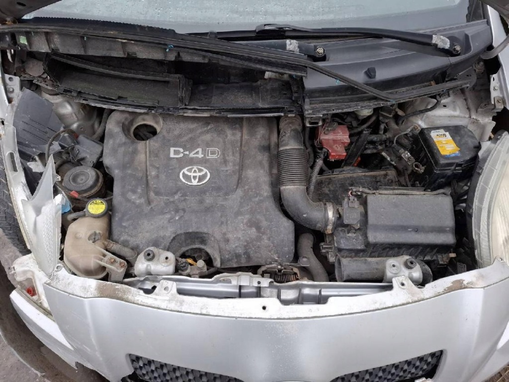 Toyota yaris колектор випускний 2007 1.4l 171410n010 Зі Шроту