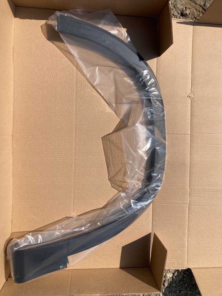 Купить Молдинг rogal накладка крыла левая перед mercedes glb x247 amg 2019-2023