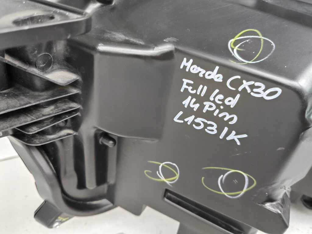 Фара правый  фара mazda cx30 19- full led 14 pin Киев