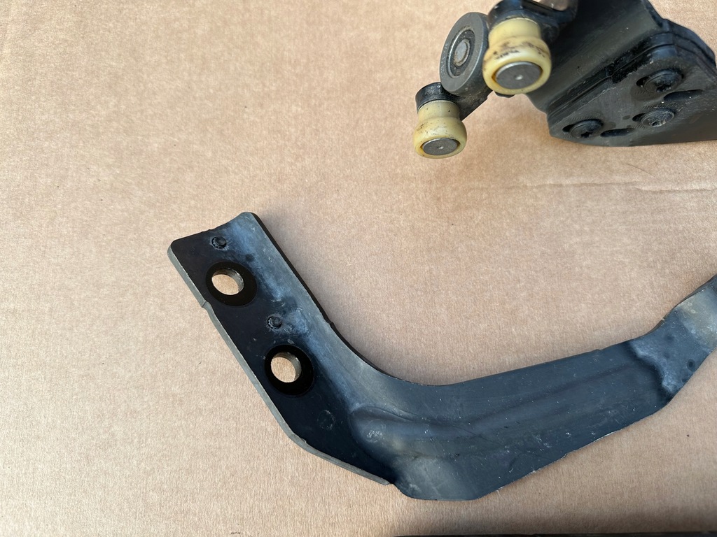 фото №5, Citroen jumpy iii ролики направляющие дверь раздвижных правый bok