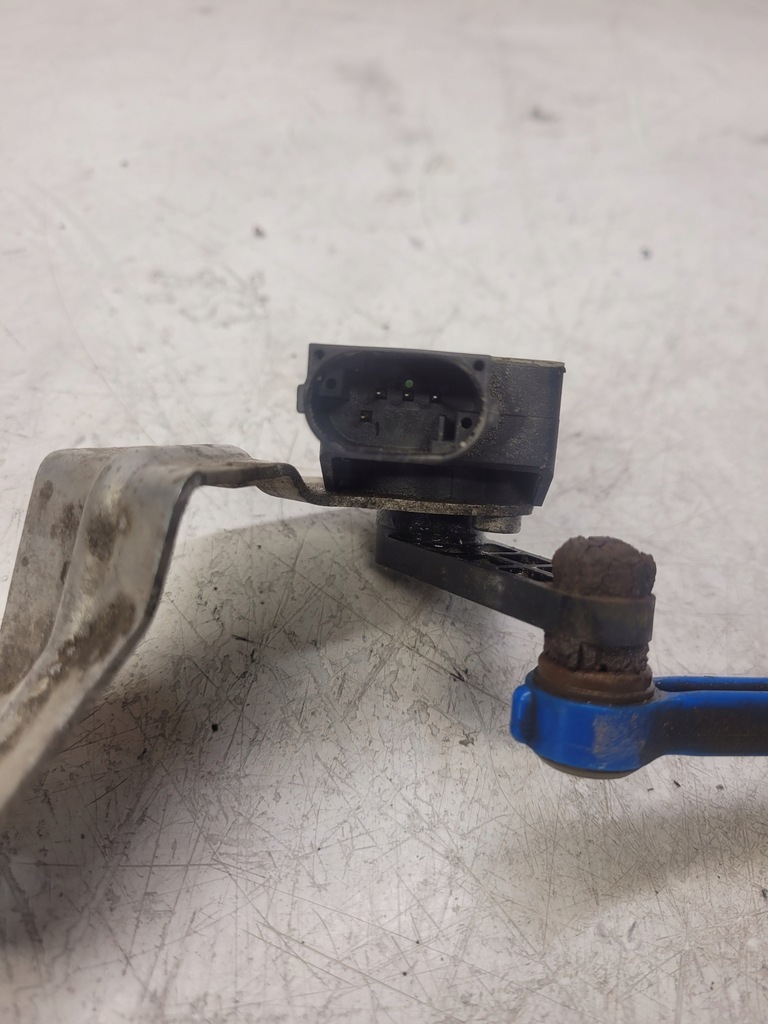 фото №5, Датчик вирівнювання світла audi a4 b7 8e0616571h