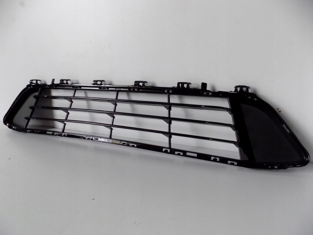 фото №7, Bmw x1 f48/f49 решітка бампера середня - 3981