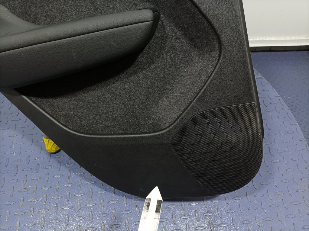 фото №7, Volvo xc40 i lift обивка обшивка дверь задняя задний левый