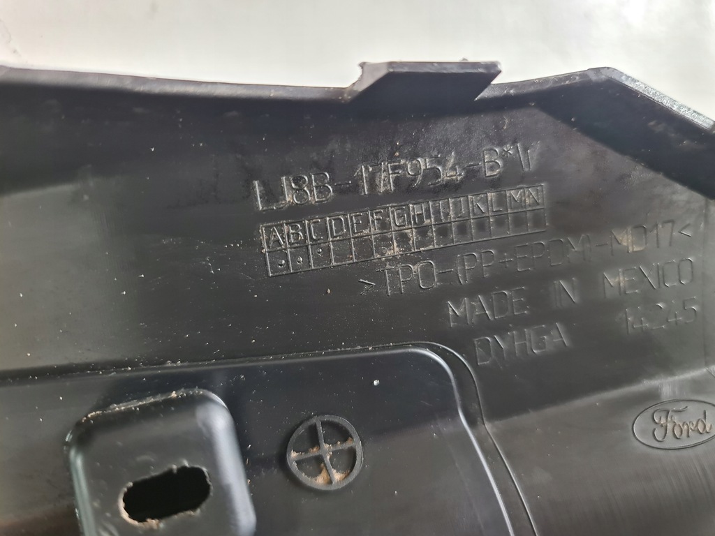 фото №12, Ford mustang mach-e бампер накладка задня дифузор lj8b-17f954-a