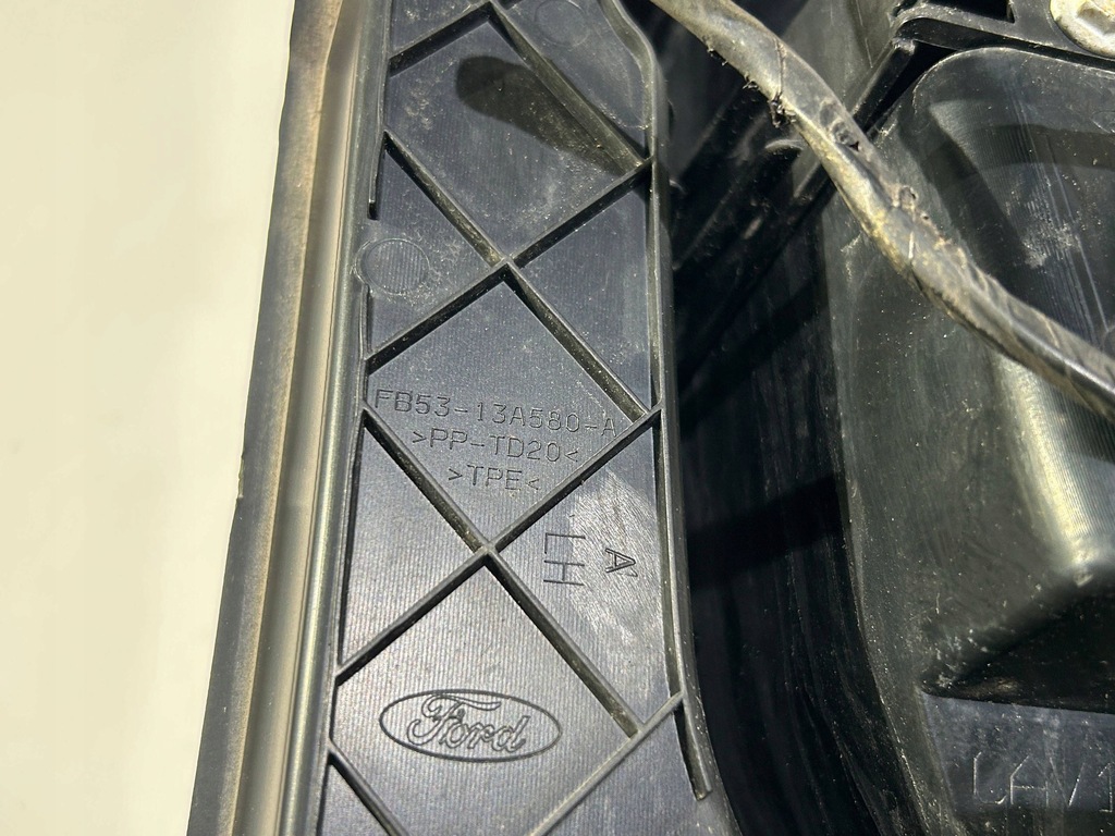 фото №13, Лампа задняя задняя левая led оригинал ford explorer v 2016-