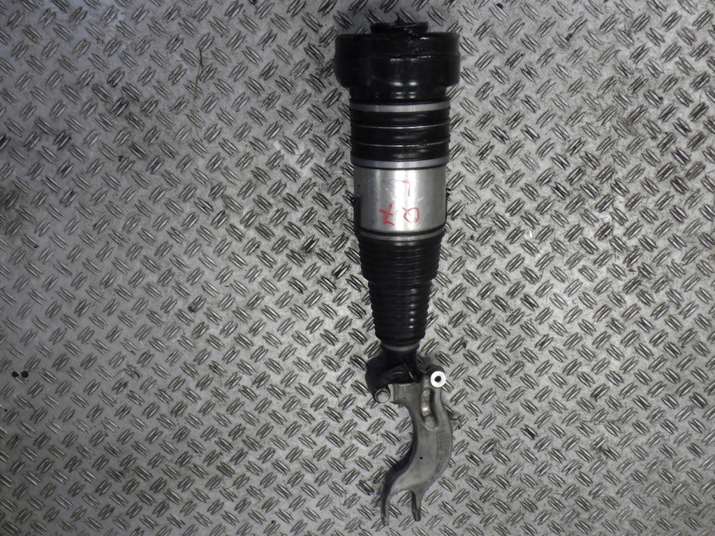 фото №1, Амортизатор пневматичний лівий audi q7 q8 touareg