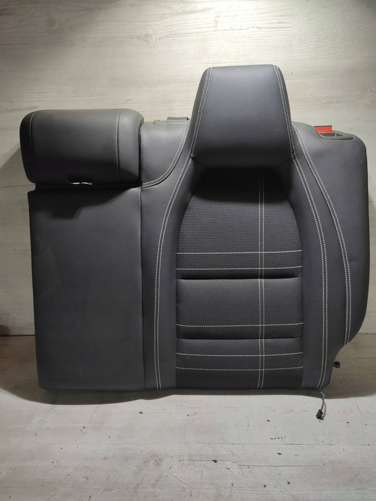 Mercedes-benz gla w156 2015 задня сторона ліва обшивка сидіння спинка Київ