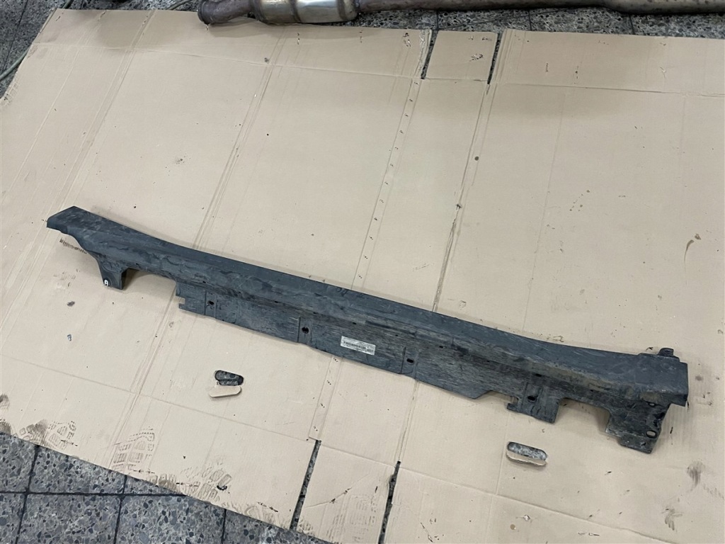 фото №1, Молдинг порог порог накладка порог 27251271 bmw f48 x1 lci lift