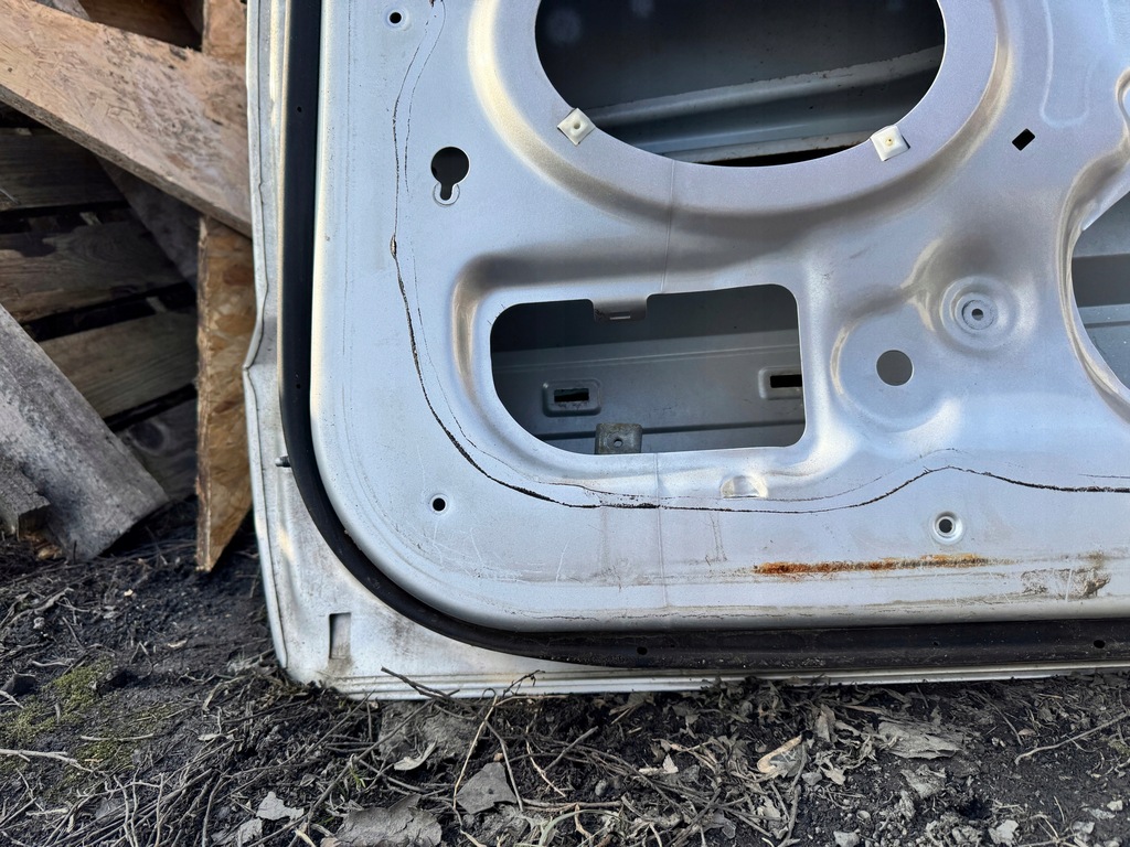 фото №8, Jeep grand cherokee wk дверь правый перед голый