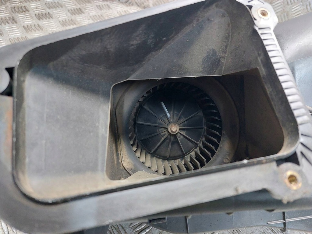 фото №8, Корпус отопителя + воздуходувка + резистор transporter t4 701819021b