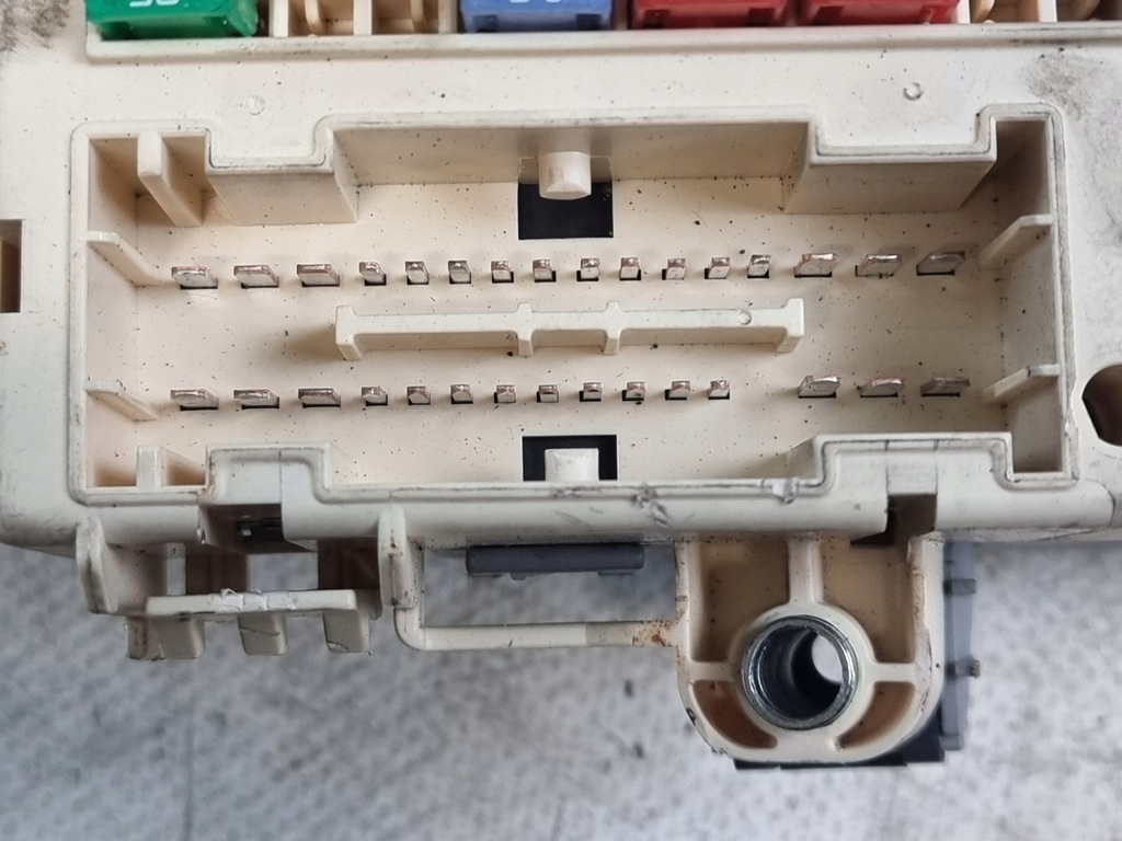 фото №8, Коробка запобіжників bsi оригінальний номер c106 alfa romeo 159 1.9 jtdm 150km