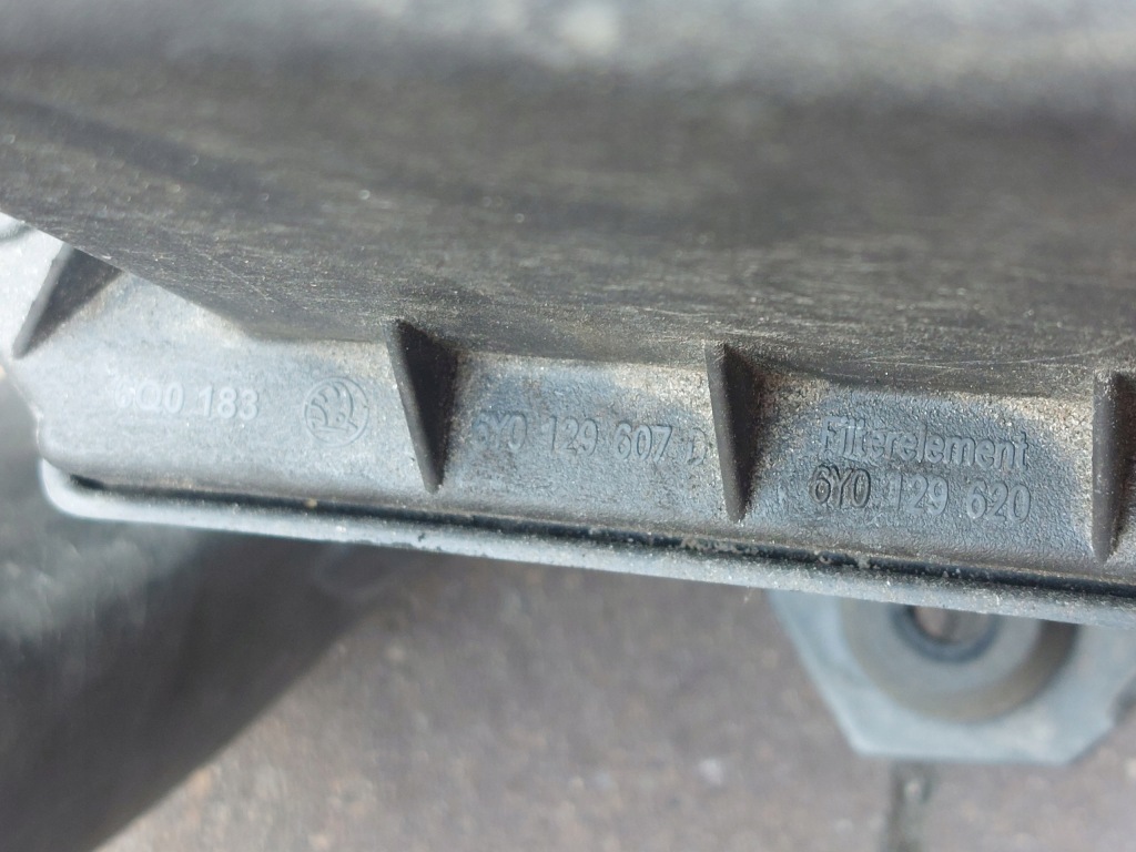 фото №7, Корпус фильтра воздуха 1.2 12v fabia ii ibiza 6j vw polo 6r v 6y0129607d