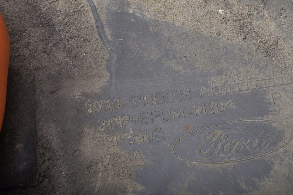 фото №7, Ford kuga mk1 накладка крыла правый перед