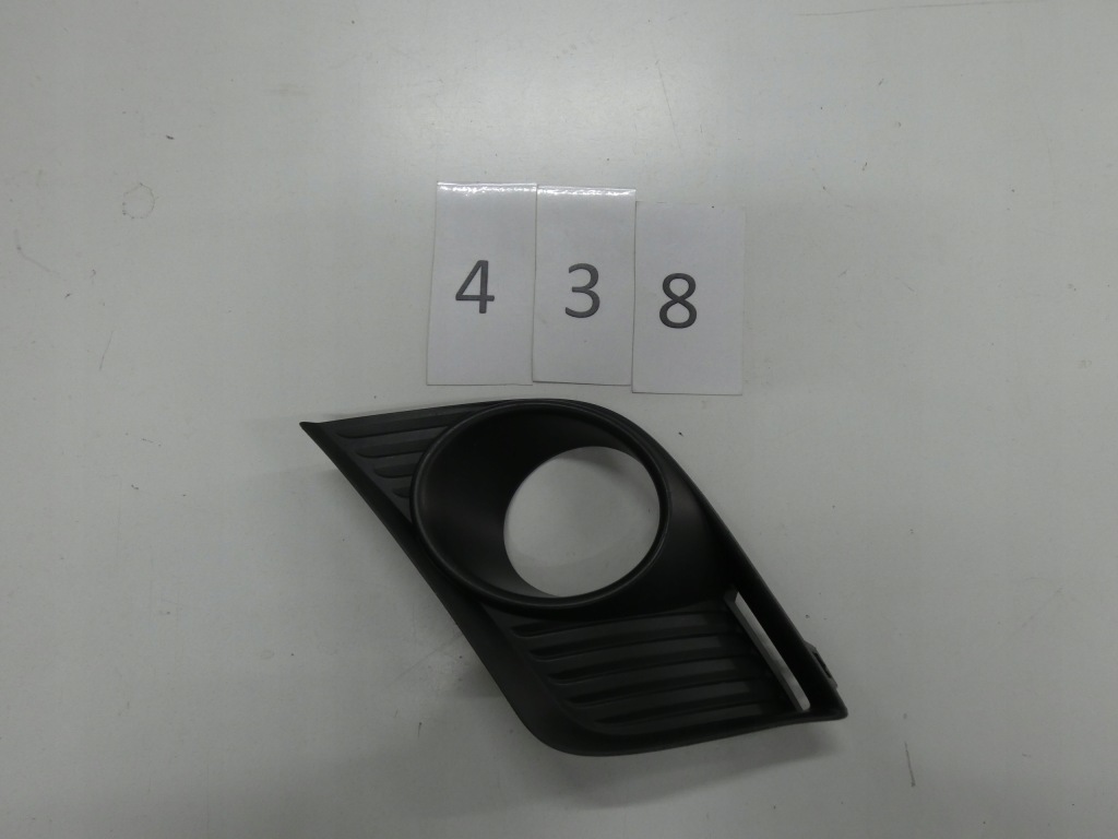 Купити Решітка бампера ліва toyota lexus ct200h 438.