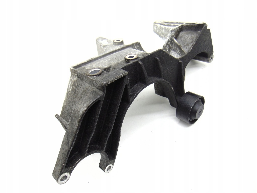 Кронштейн тримач  генератора 022260087f cayenne touareg Недорого