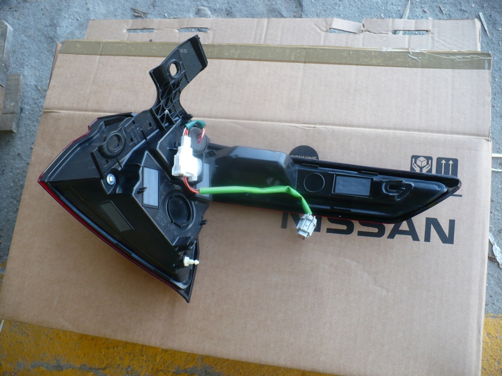 Фара ліва задня nissan qashqai 3 22- led 220-8d03f Доставка