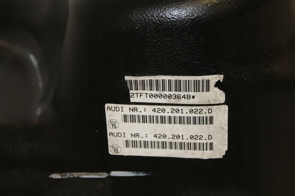 фото №8, Audi r8 420 06- bak топлива 4.2 fsi 420201022d