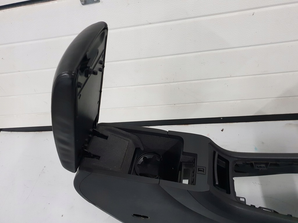 фото №9, Citroen c5 iii x7 10r підлокітник шкіра