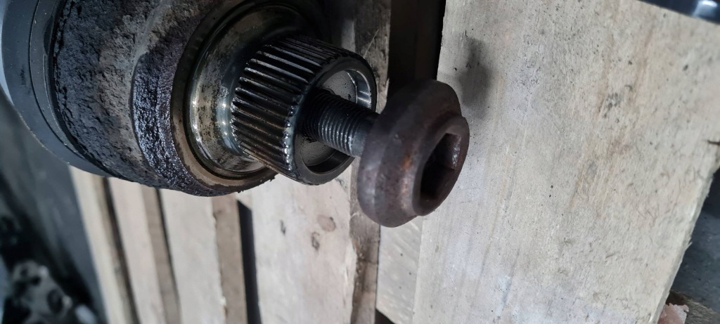 A6 c7 4g рестайлінг  привідний вал półośka ліва права 2.0 tdi 4h0407271k Київ