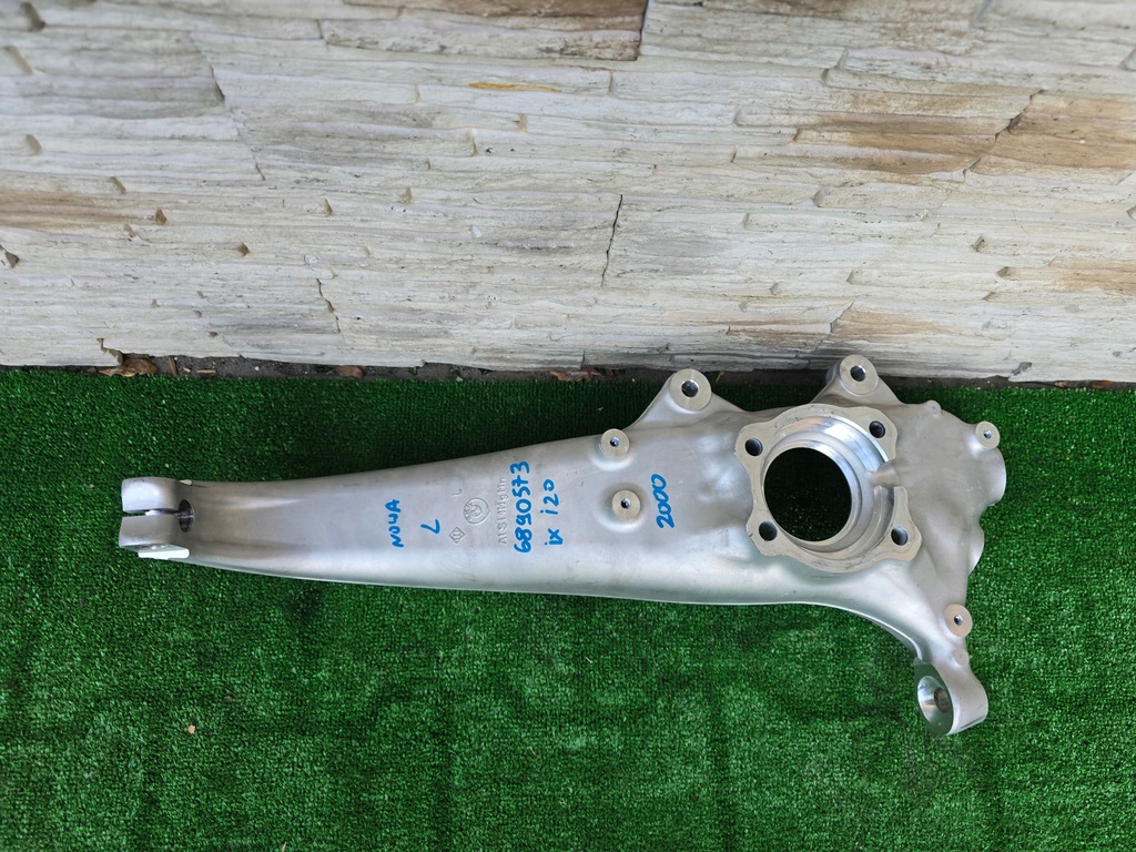 фото №1, Поворотний кулак ліва bmw i20 ix 6890573