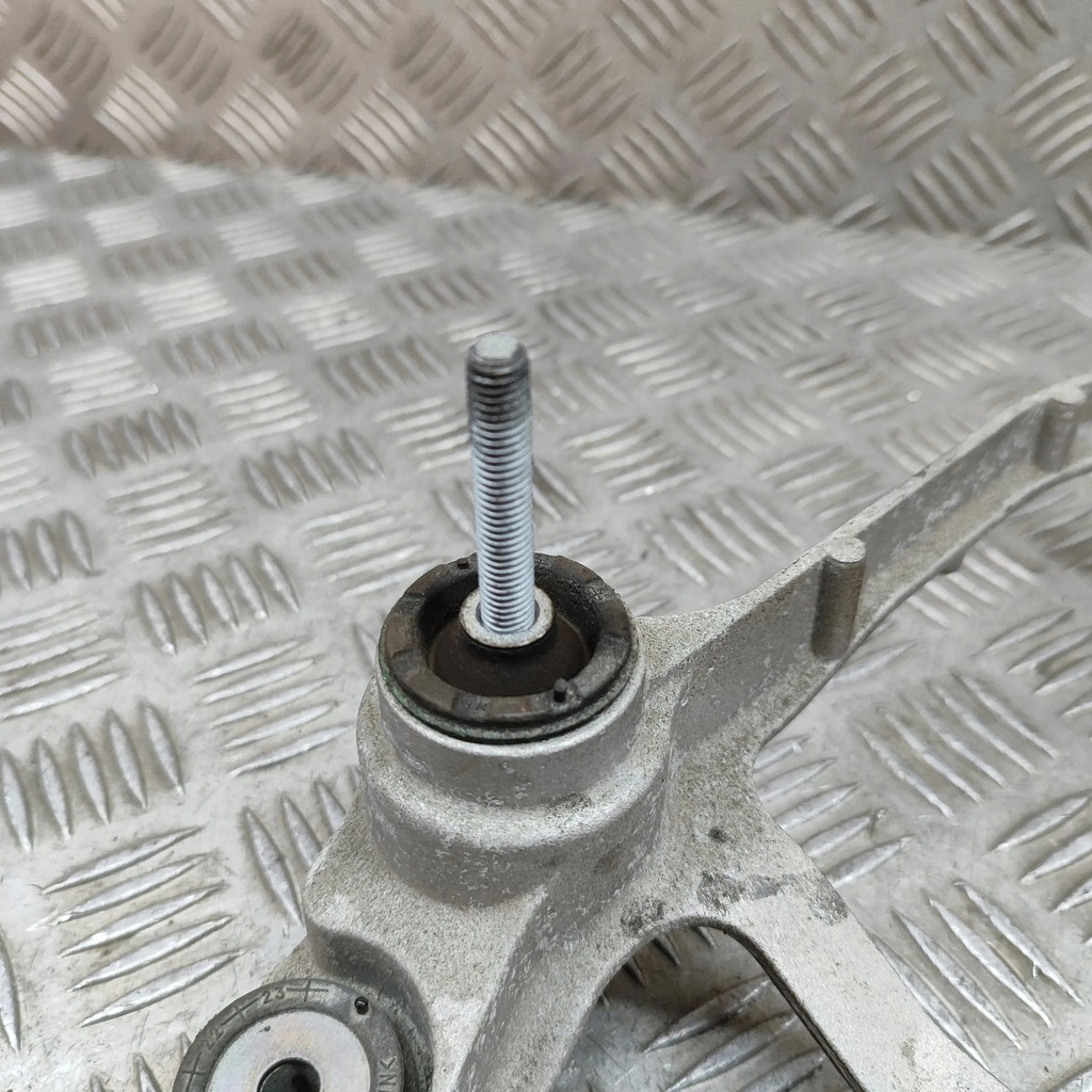 фото №5, Kia ev6 2022 кронштейн / кронштейн компрессора кондиционера