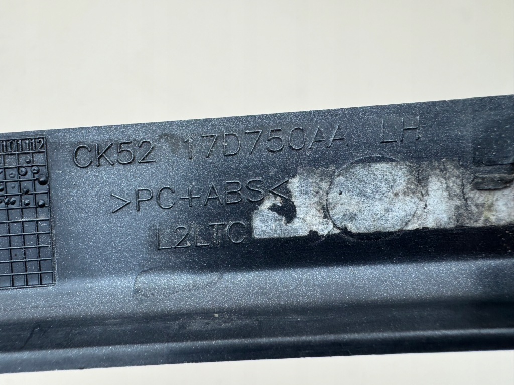 фото №11, Land rover vogue l405 молдинг бампера левая ck52-17d750aa