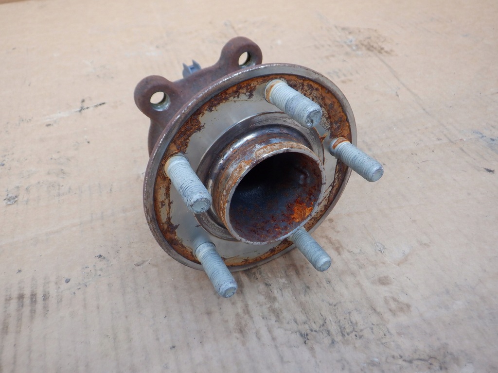 фото №1, Ступица заднего колеса ford escape mk4 4x2 fwd