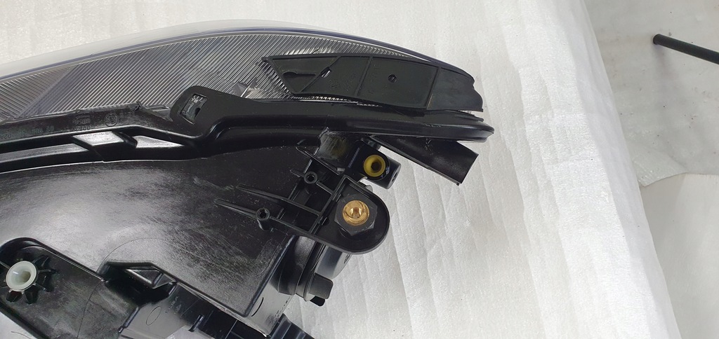 фото №11, Правая лампа перед vw caddy iv 4 2k8 20-