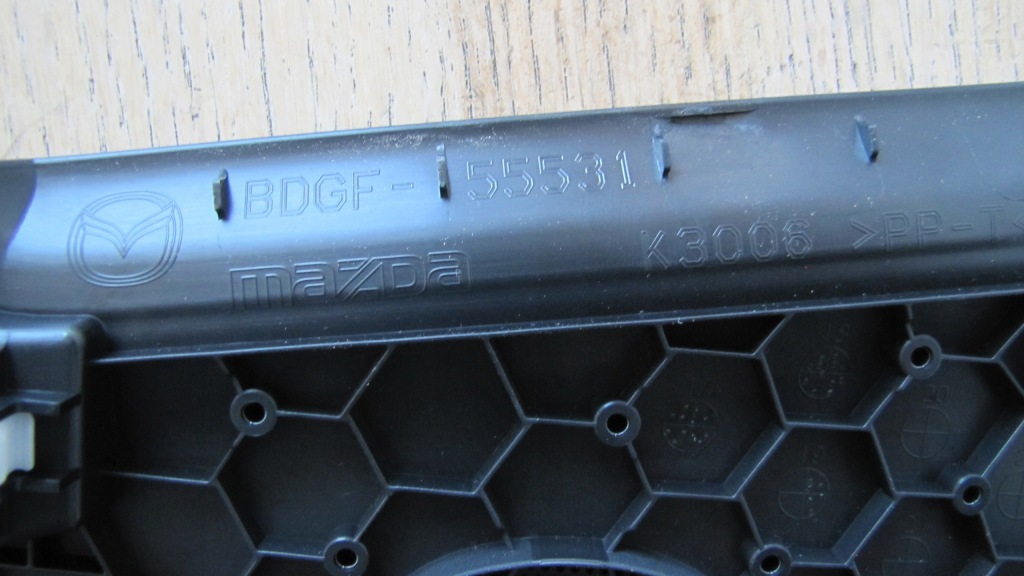 фото №3, Решётка рамка защита динамика mazda 3 bp 19-22r