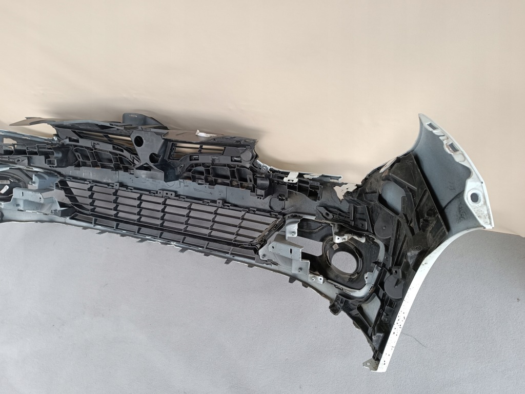 Renault megane 3 рестайлинг  2013-2015 бампер перед передний омыватель Цена