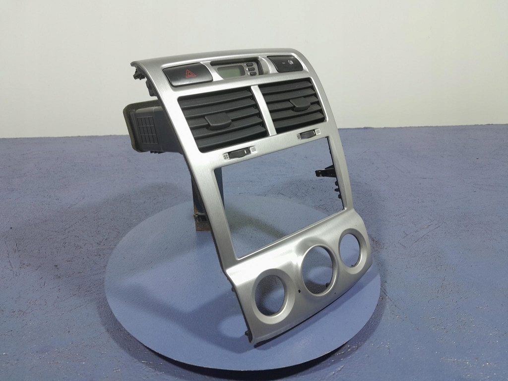 фото №3, Kia sportage ii рамка радио решётки обдув часы