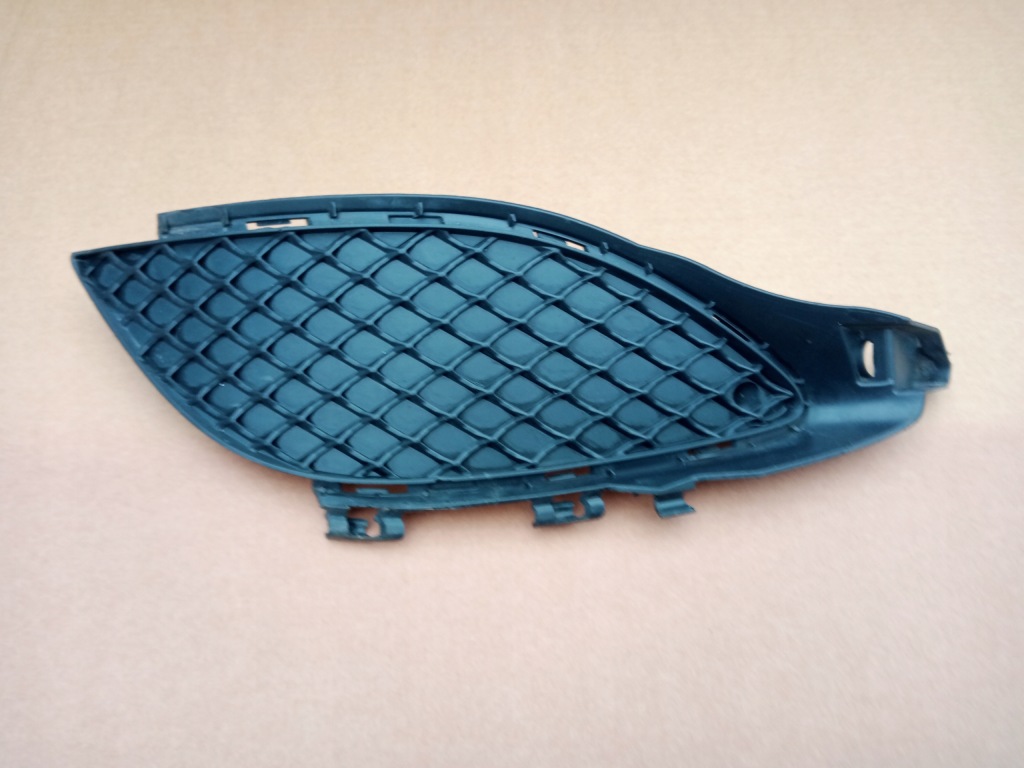 фото №1, Mercedes w176 левая решётка бампера перед