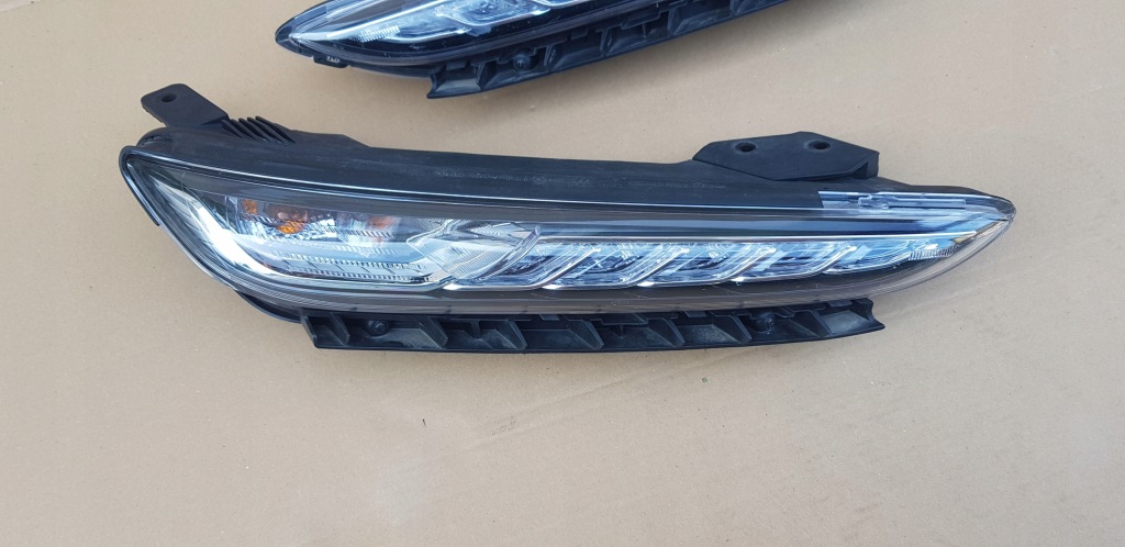 фото №1, Hyundai kona lift лампа передняя правая led drl 92208-j9000