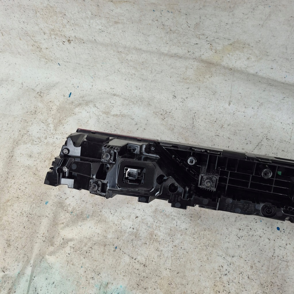 фото №8, Audi q8 4m8 lift 24- лампа задня задня накладка led 4m8945095ba