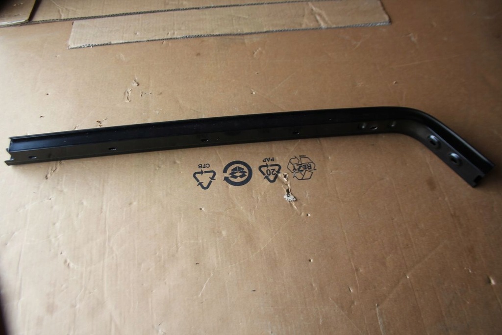 фото №3, Направляющая дверь раздвижных l/r vw sharan 7n0