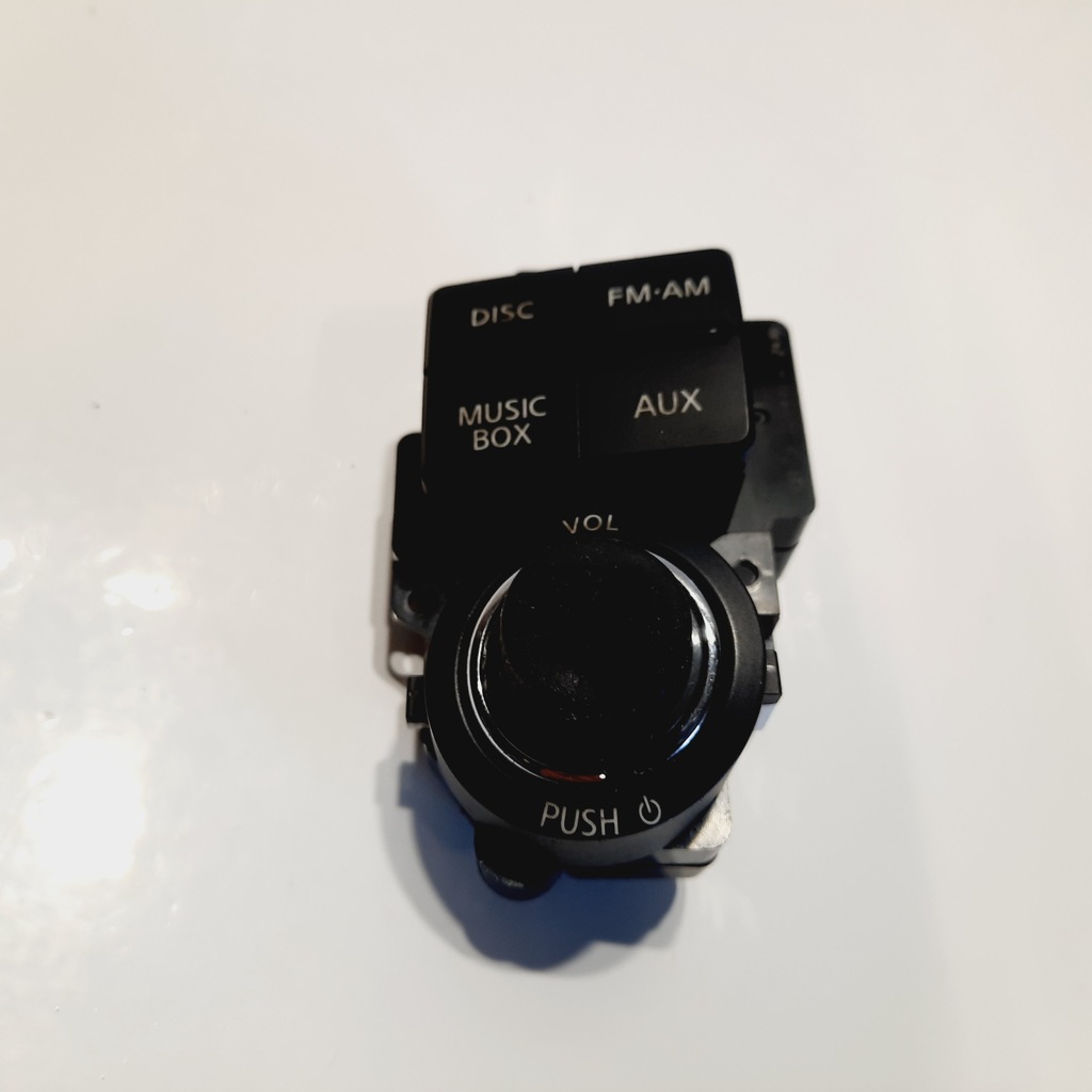 фото №1, Nissan navara d40 lift панель керування радіо 283955x00b